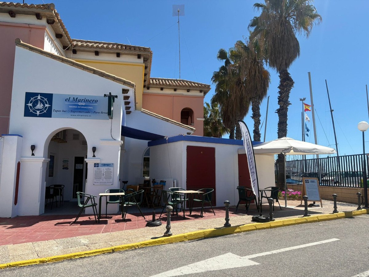 Property in Torrevieja في Torrevieja — 
