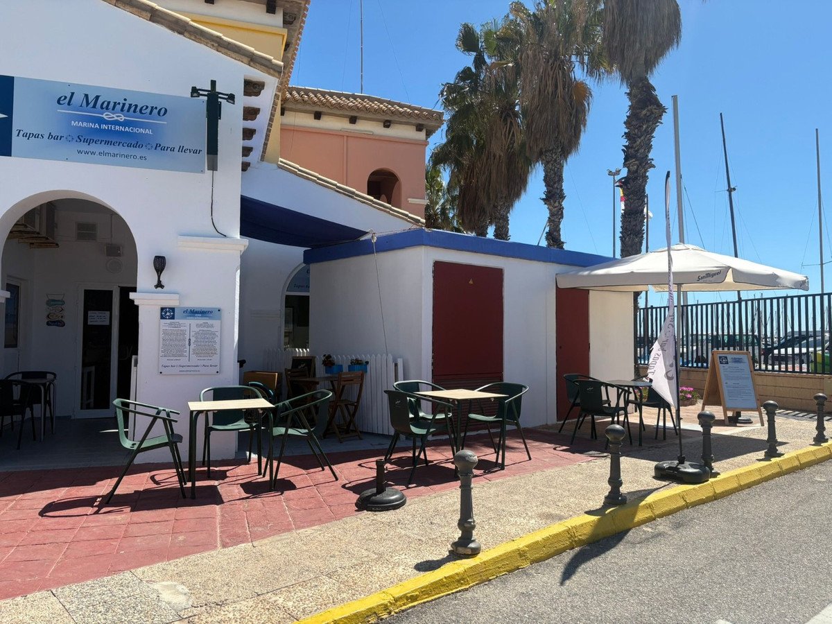 Property in Torrevieja في Torrevieja — 