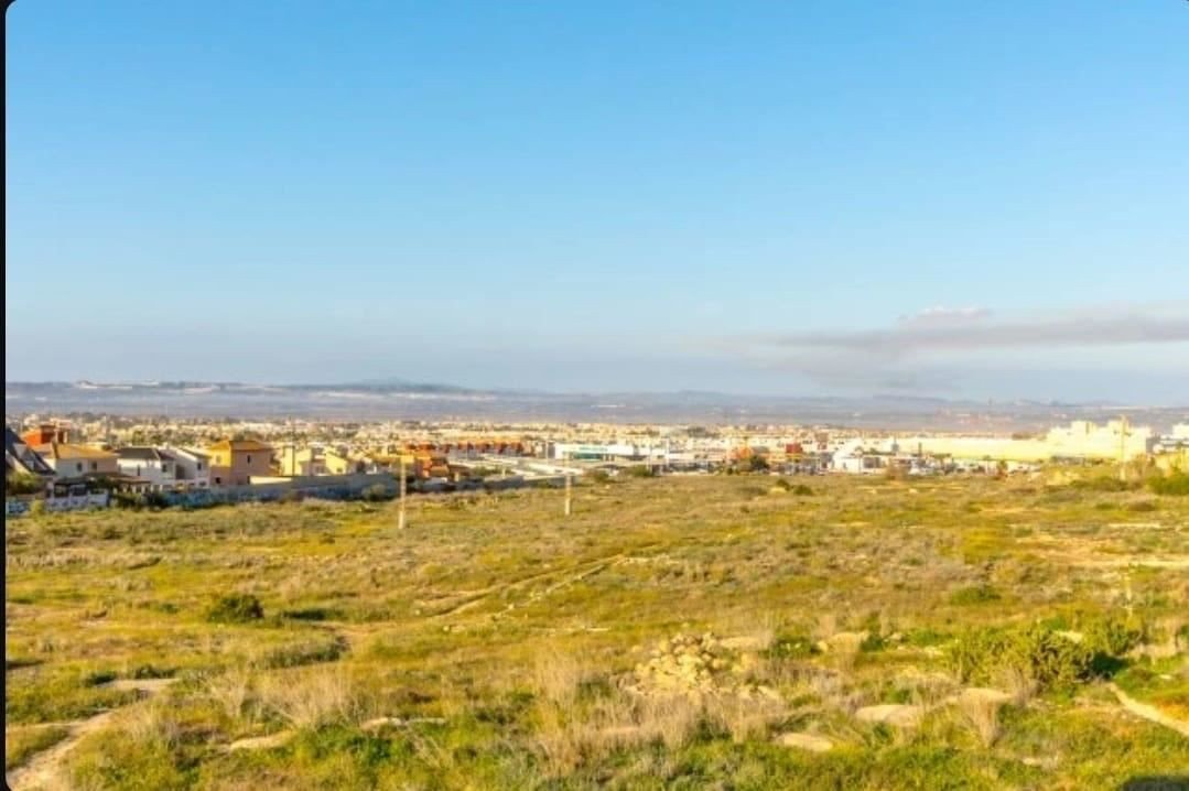  في Torrevieja, عقار