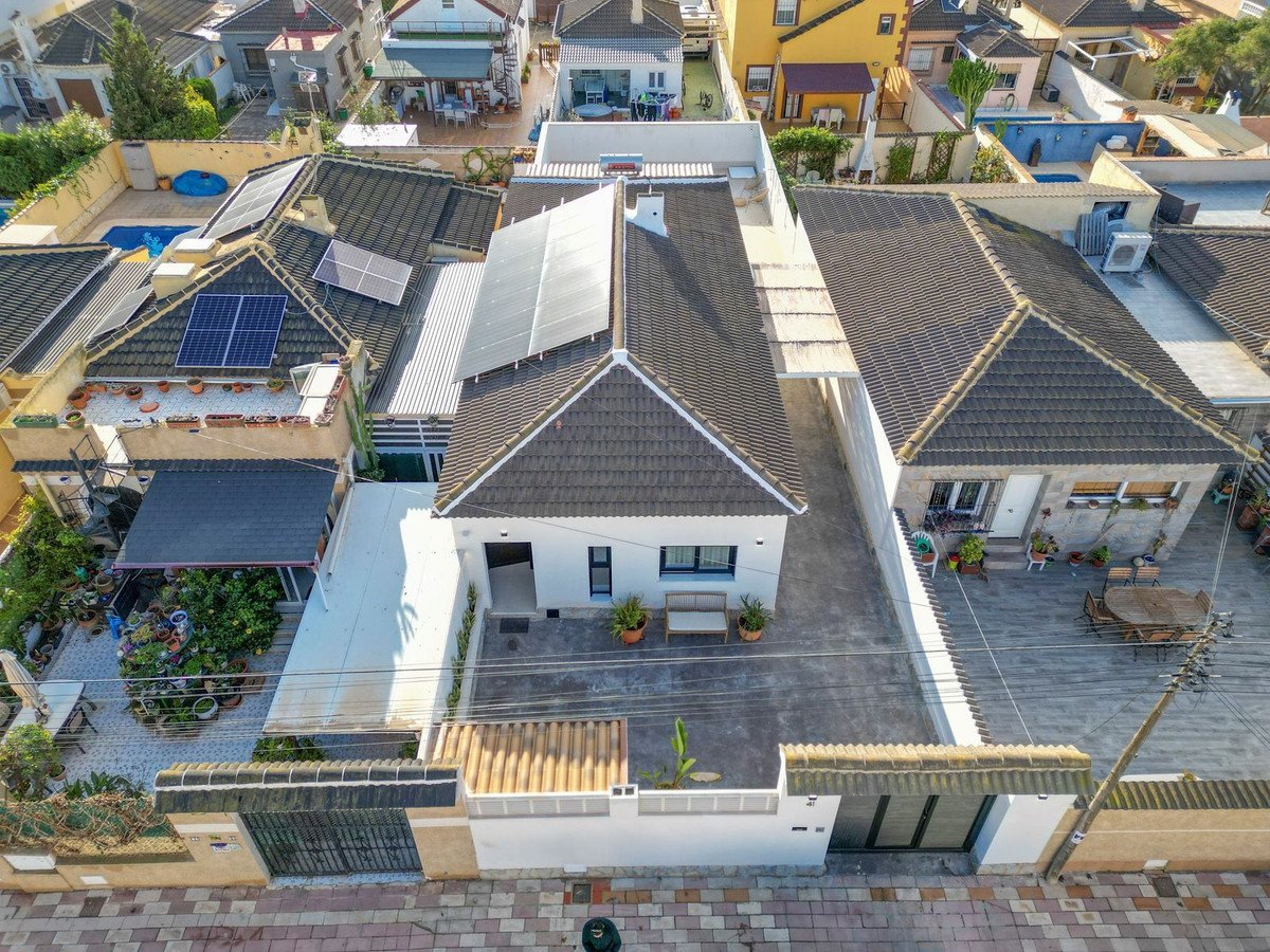 3 Bed فيلا مستقلة in Torrevieja في Torrevieja, فيلا مستقلة
