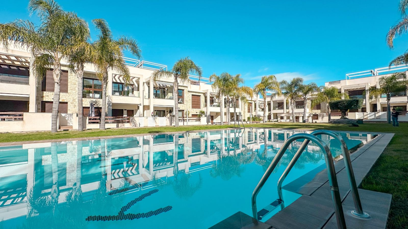 3 Bed شقة في الطابق العلوي in Torrevieja في Torrevieja, شقة