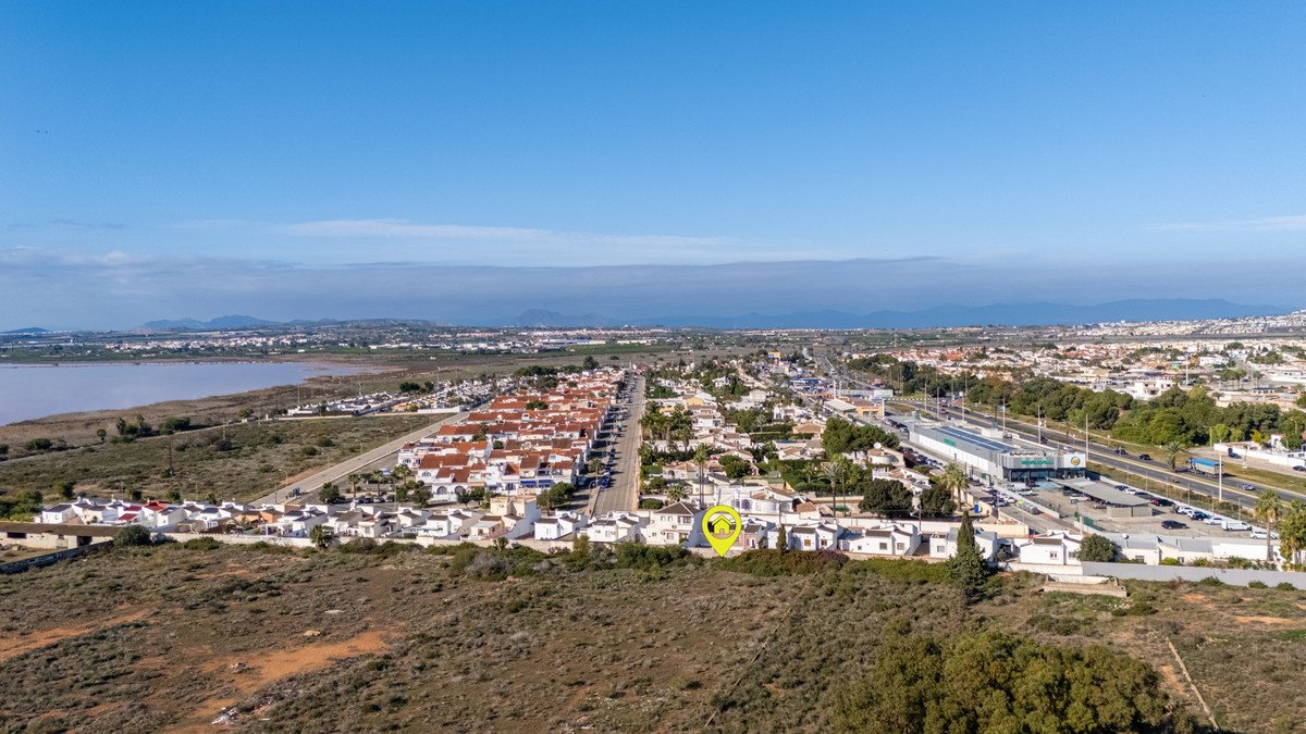 3 Bed فيلا مستقلة in Torrevieja في Torrevieja, فيلا منفصلة