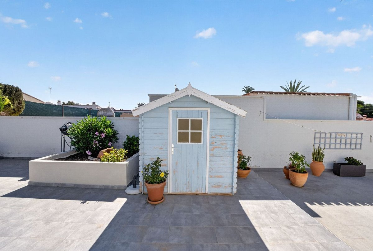 3 Bed Halfvrijstaand Huis in Torrevieja in Torrevieja, 