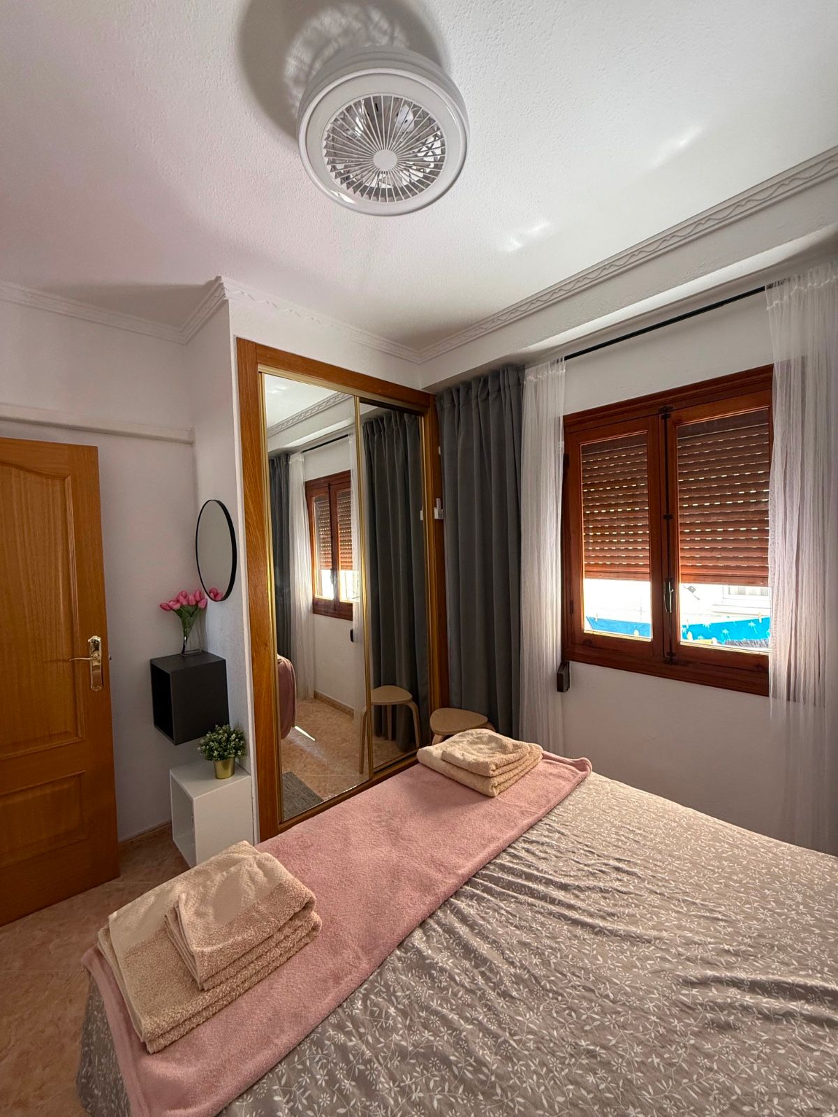2 Bed شقة في الطابق الأوسط in La Mata في La Mata, شقة