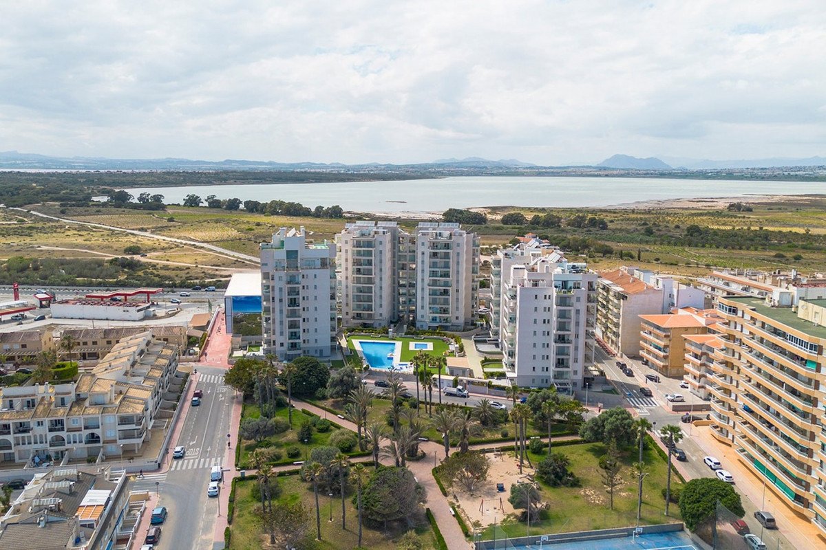 2 Bed شقة في الطابق الأرضي in La Mata في La Mata, شقة