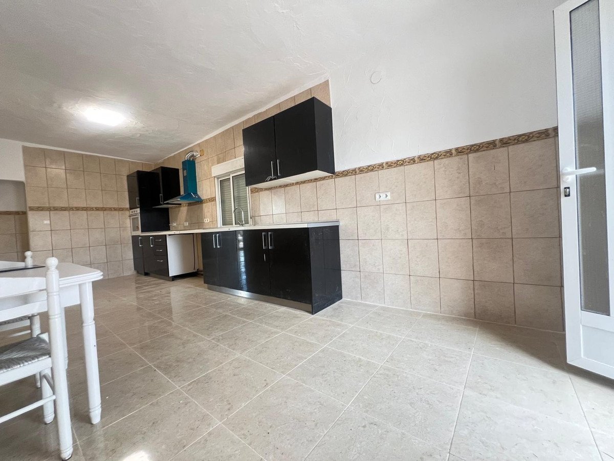4 Bed Detached Villa in La Solana in La Solana, Detached Villa