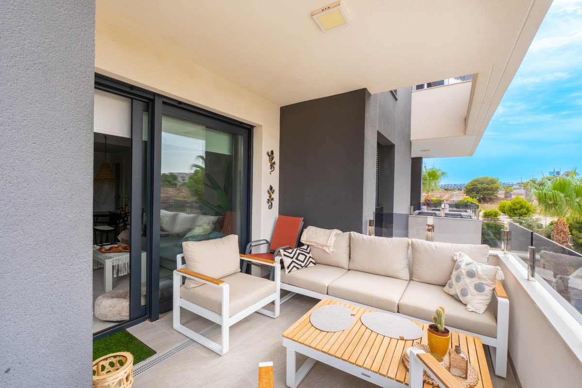 2 Bed Ground Floor Apartment in Los Altos in Los Altos, Apartment