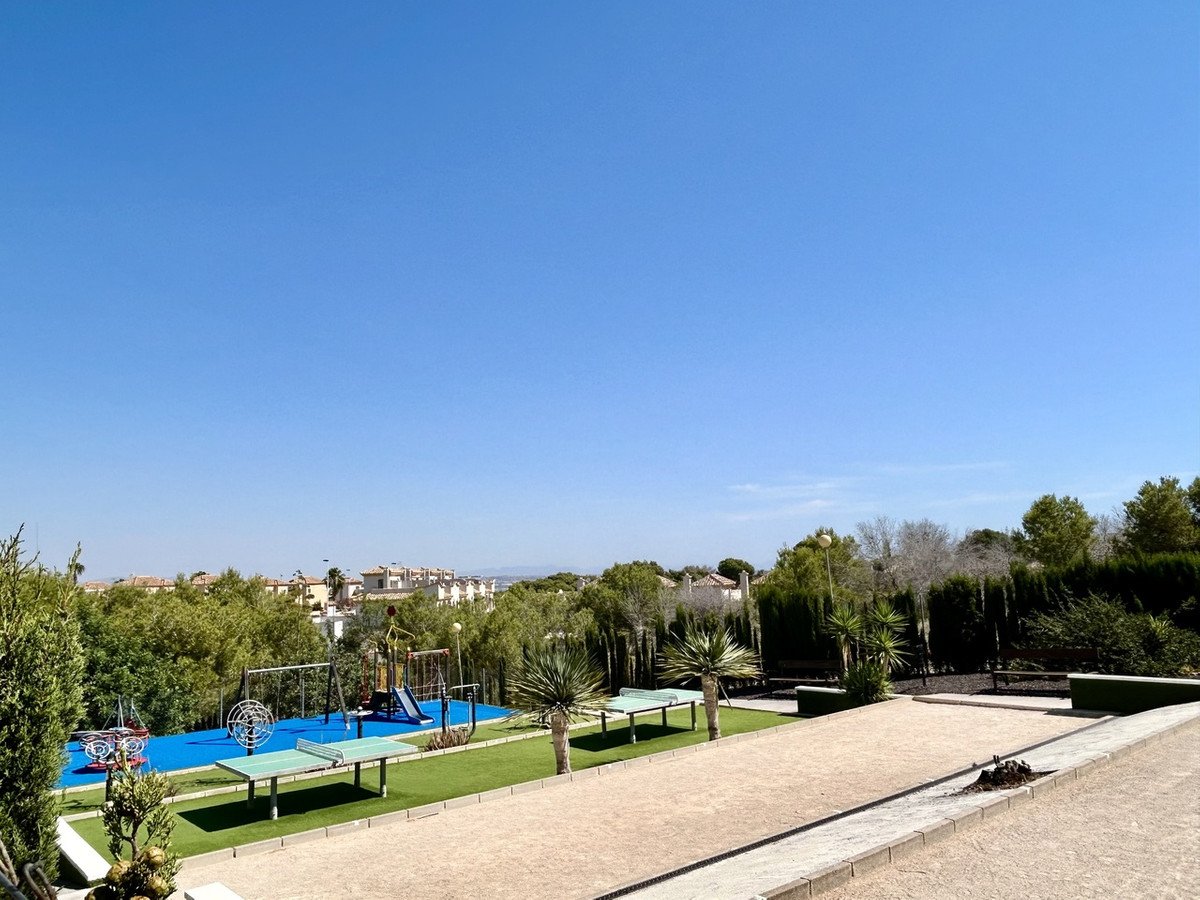 2 Bed Penthouse in Los Altos in Los Altos, Penthouse