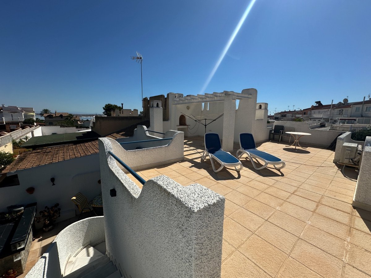 2 Bed Rijtjeshuis in Torrevieja in Torrevieja, 