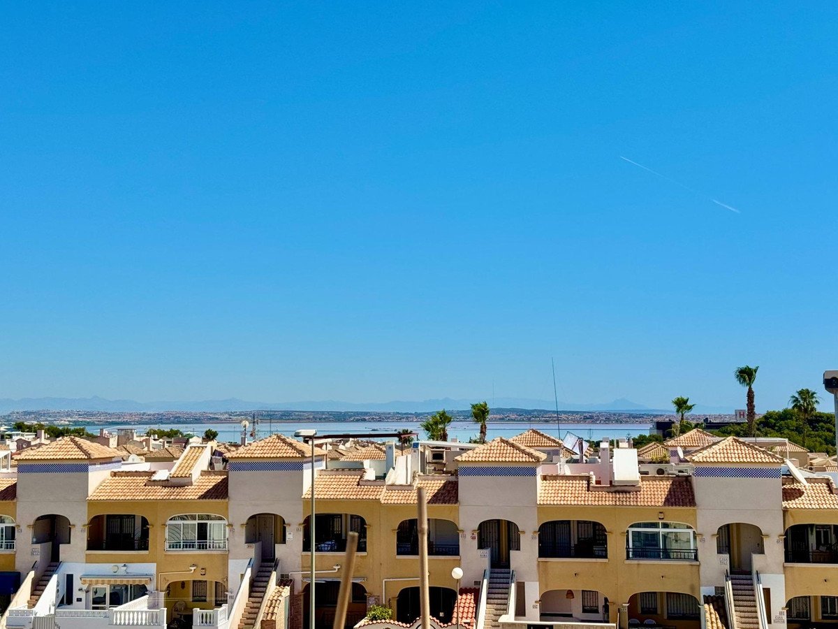 3 Bed Detached Villa in Los Altos in Los Altos, Detached Villa