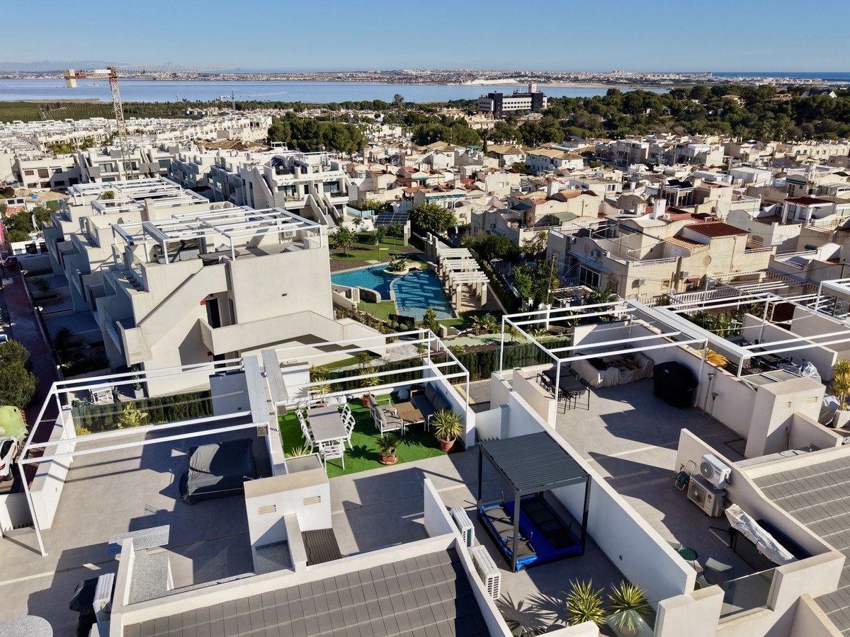  in Los Balcones, Property