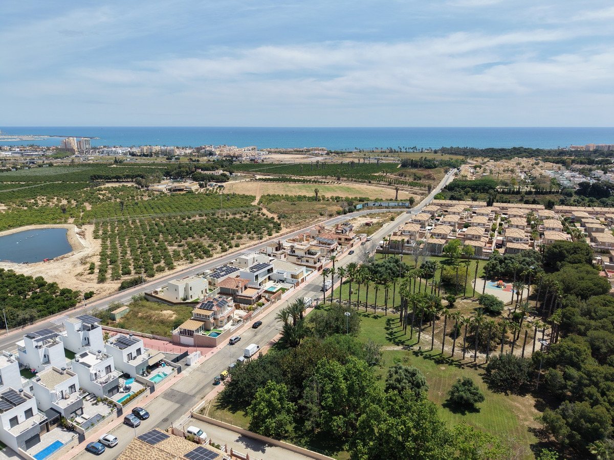 3 Bed بيت مدينة in Los Balcones في Los Balcones, تاون هاوس