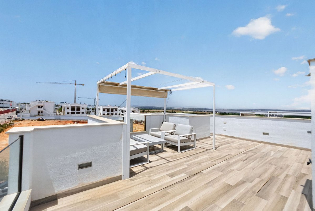 4 Bed Detached Villa in Los Balcones in Los Balcones, Detached Villa