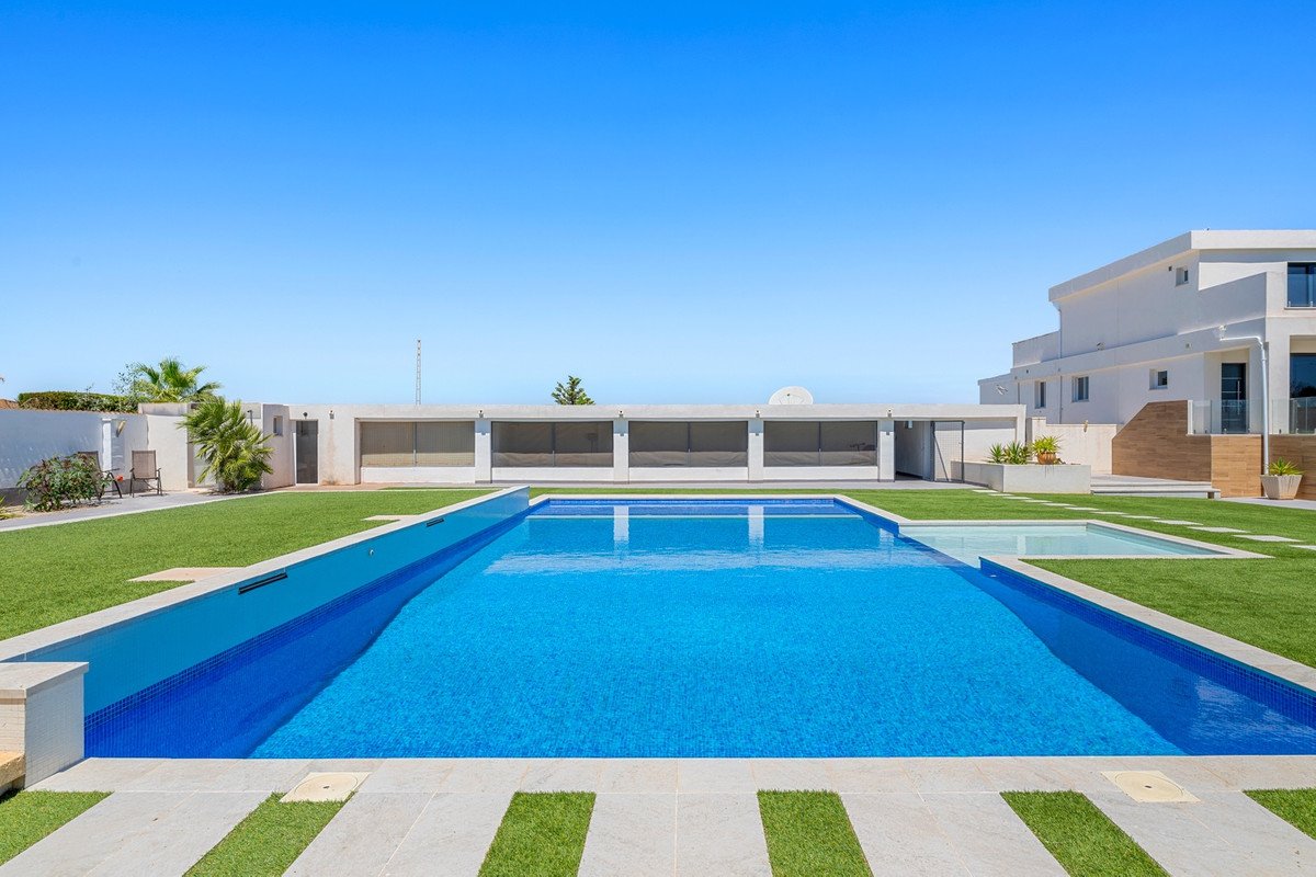 8 Bed Finca - Cortijo in Los Montesinos in Los Montesinos, Finca - Cortijo