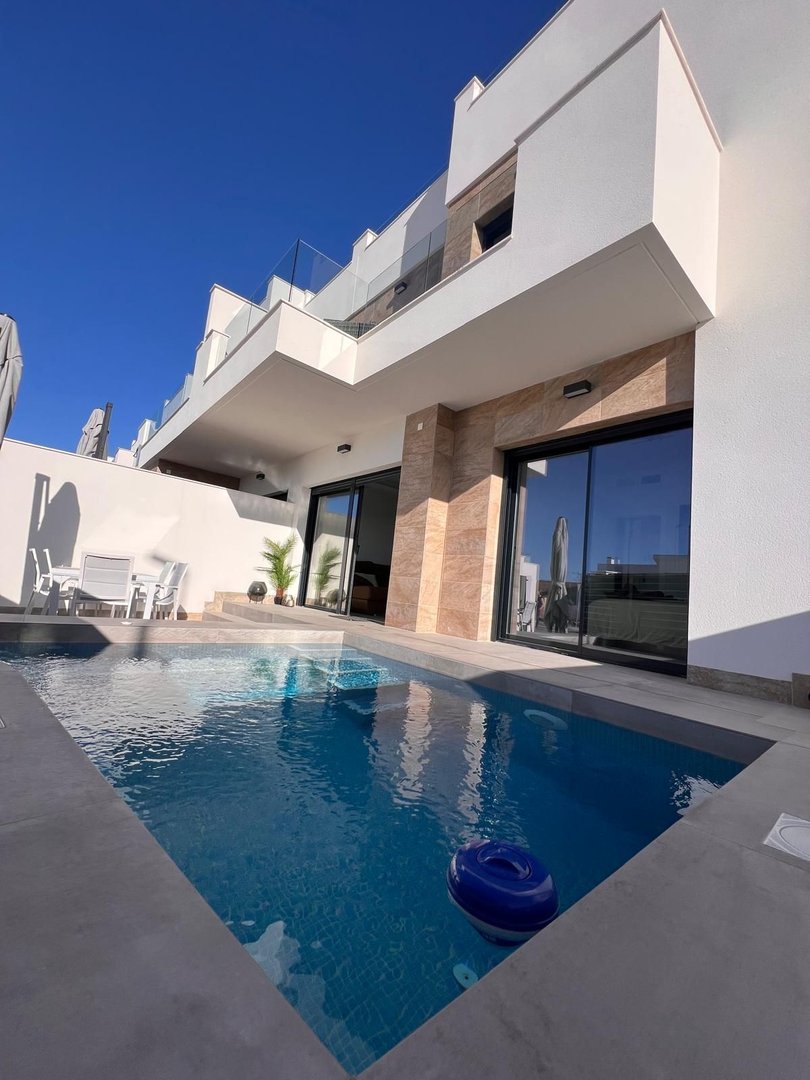 3 Bed منزل شبه منفصل in Los Montesinos في Los Montesinos, بيت تاون هاوس