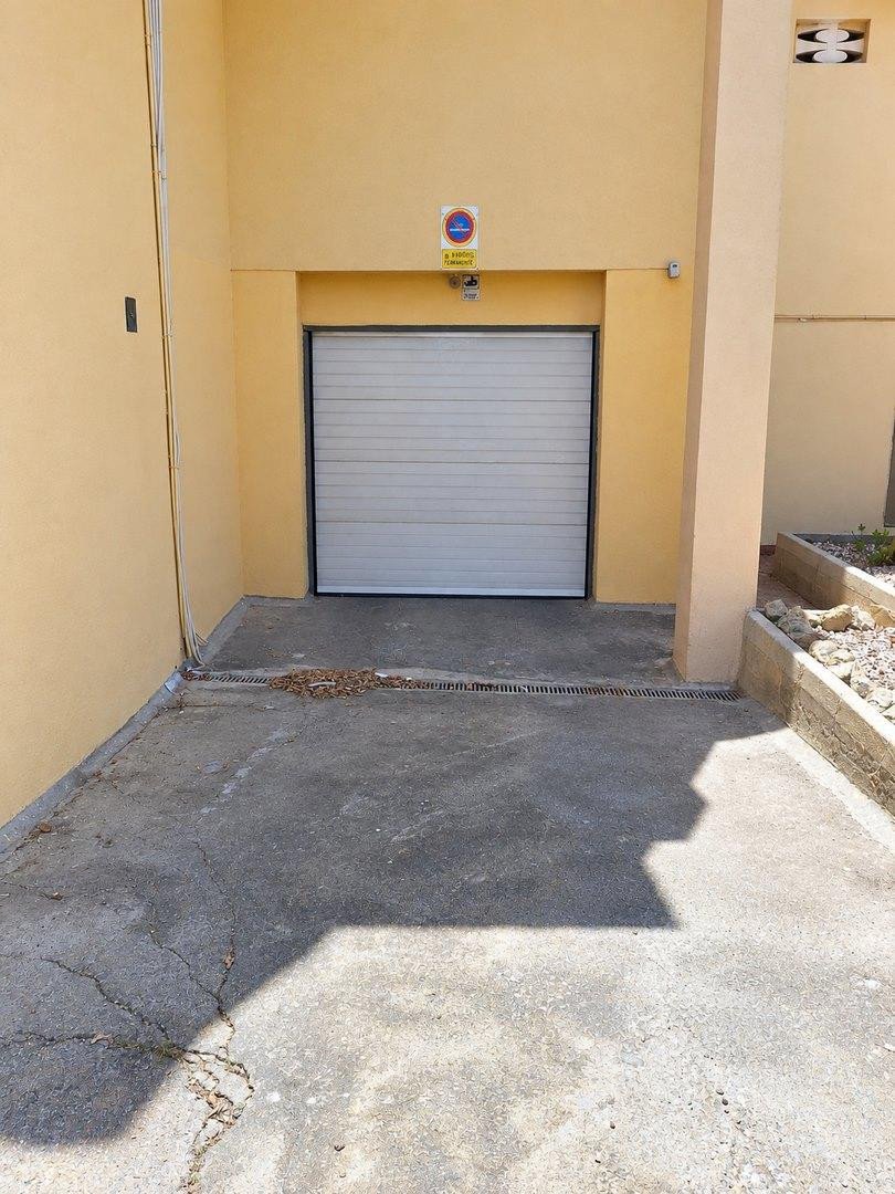 Garage in La Mata