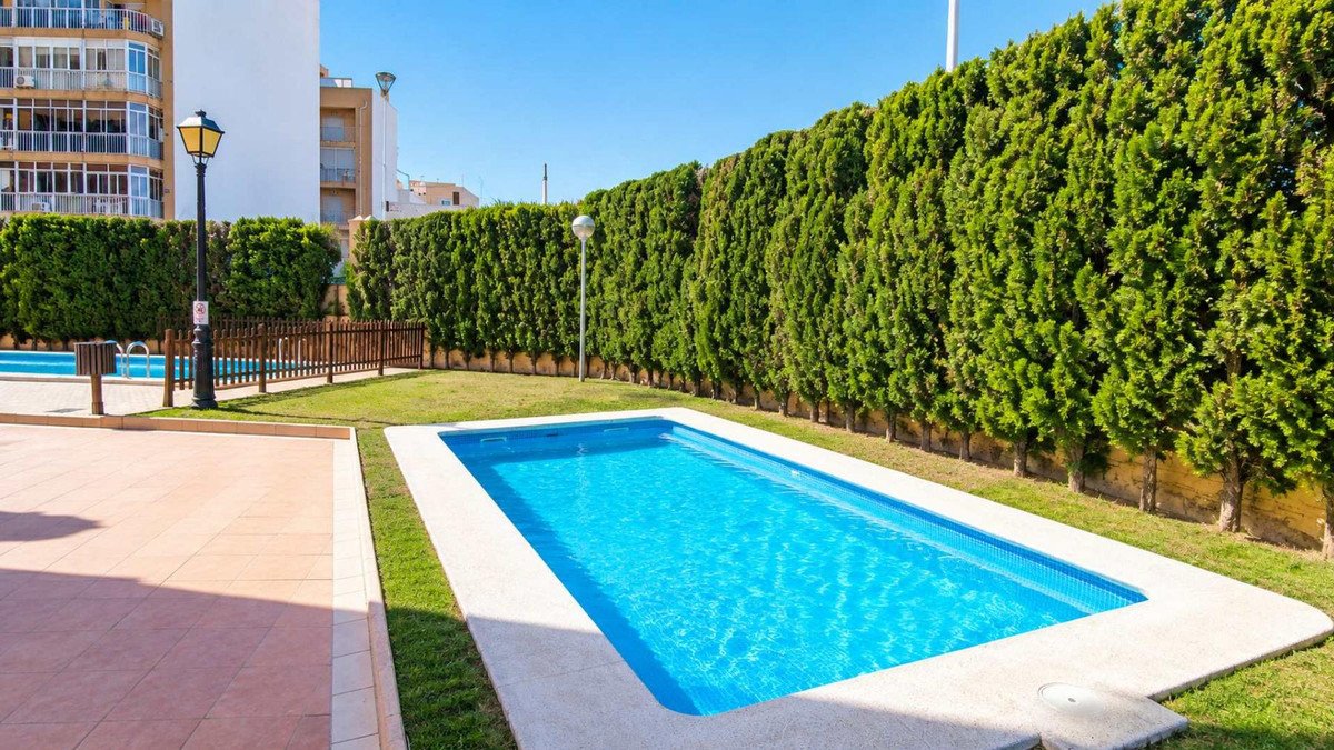 2 Bed Mellanvåningslägenhet in Playa de los Locos