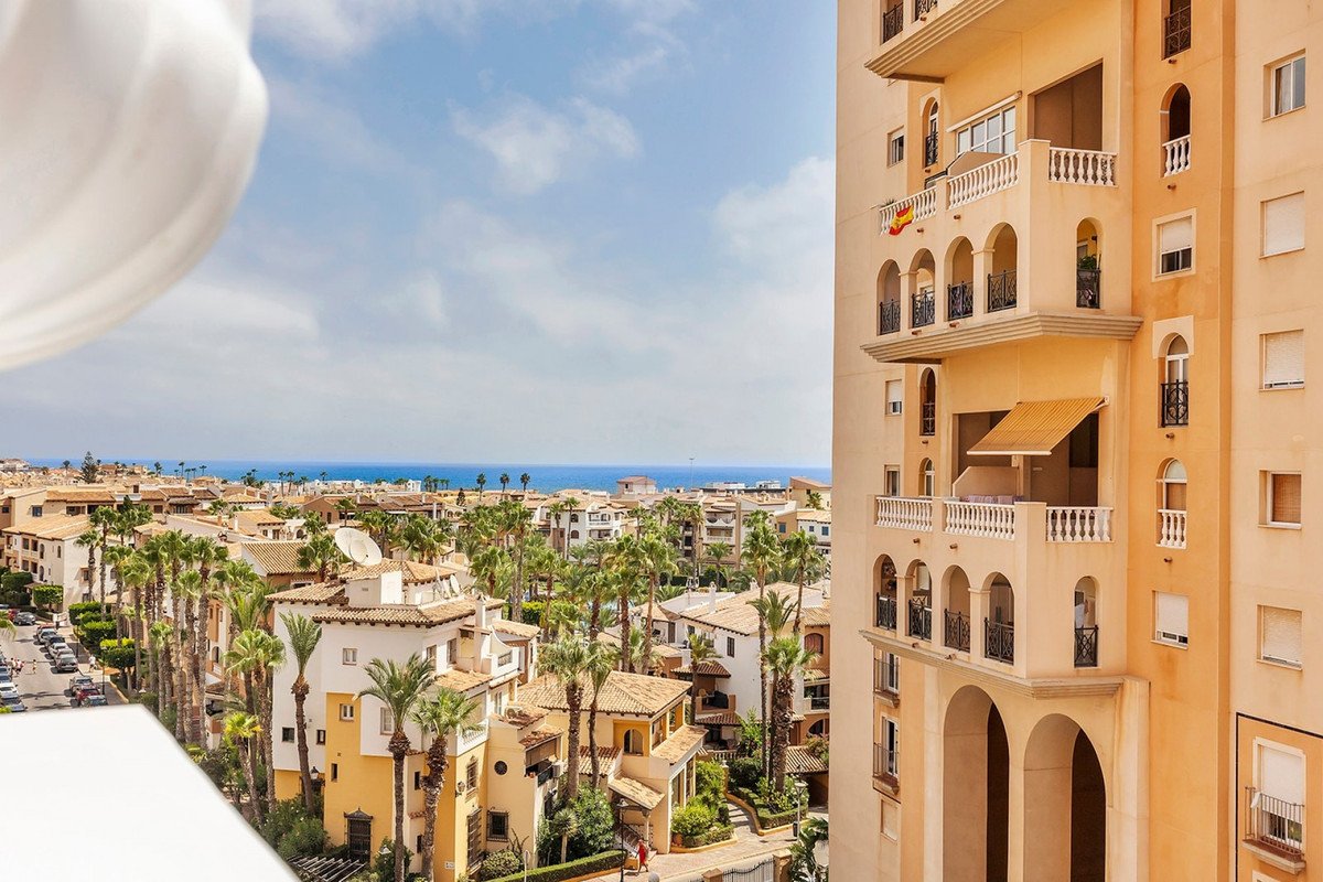 2 Bed Tussenverdieping Appartement in Playa de los Locos