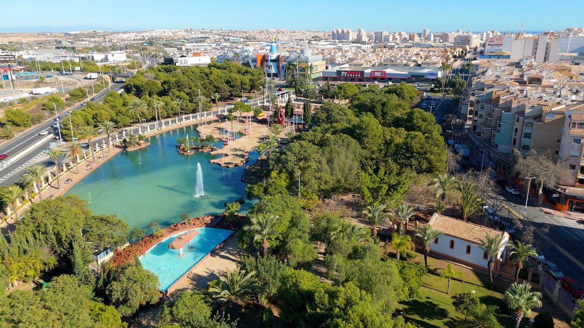 2 Bed Tussenverdieping Appartement in Torrevieja in Parque de las Naciones, Appartement