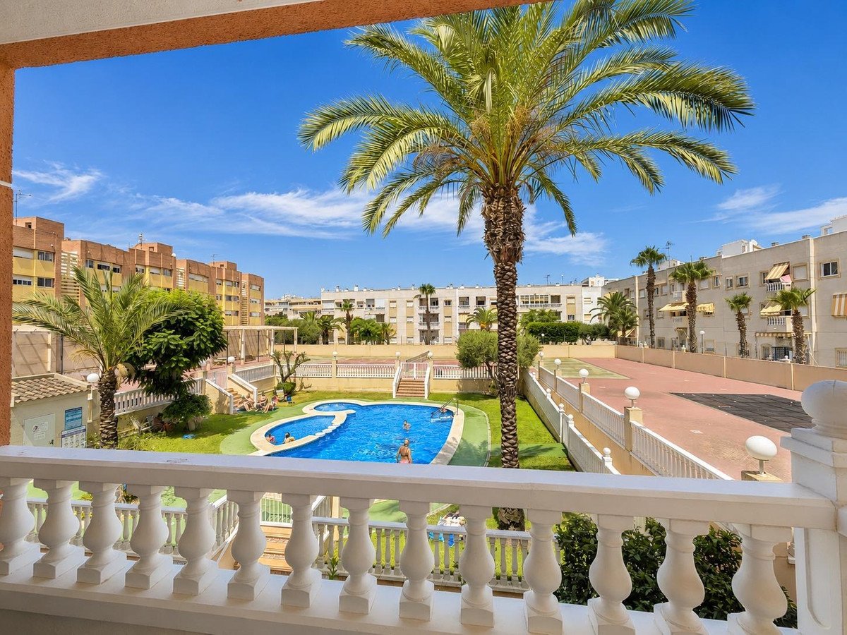2 Bed Middle Floor Apartment in Playa Del Cura in Playa Del Cura, Apartment