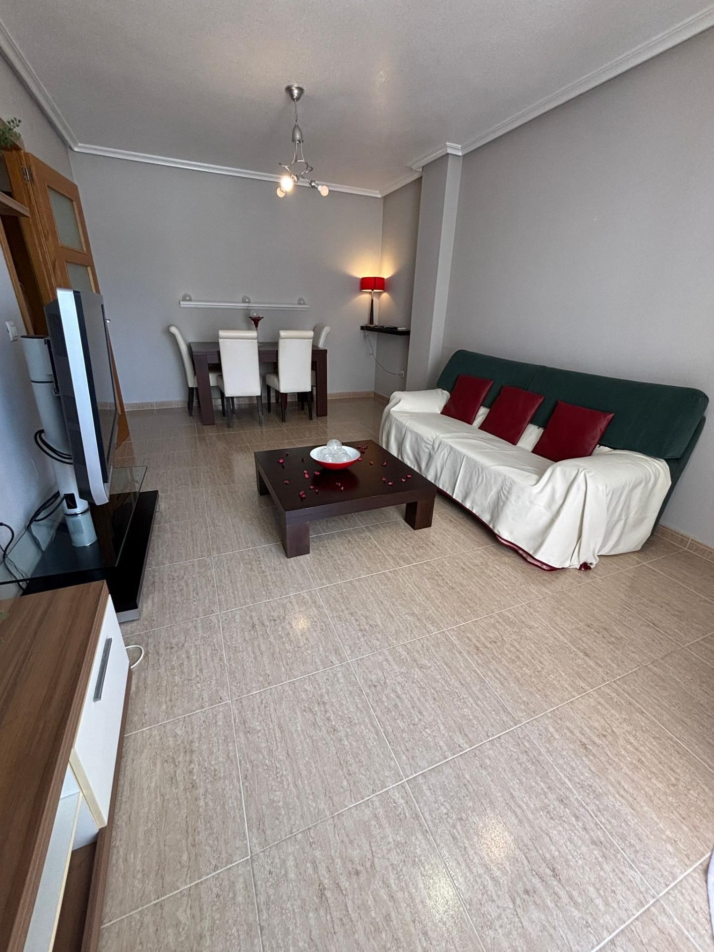 2 Bed شقة في الطابق الأوسط in Torrevieja في Torrevieja, Apartment