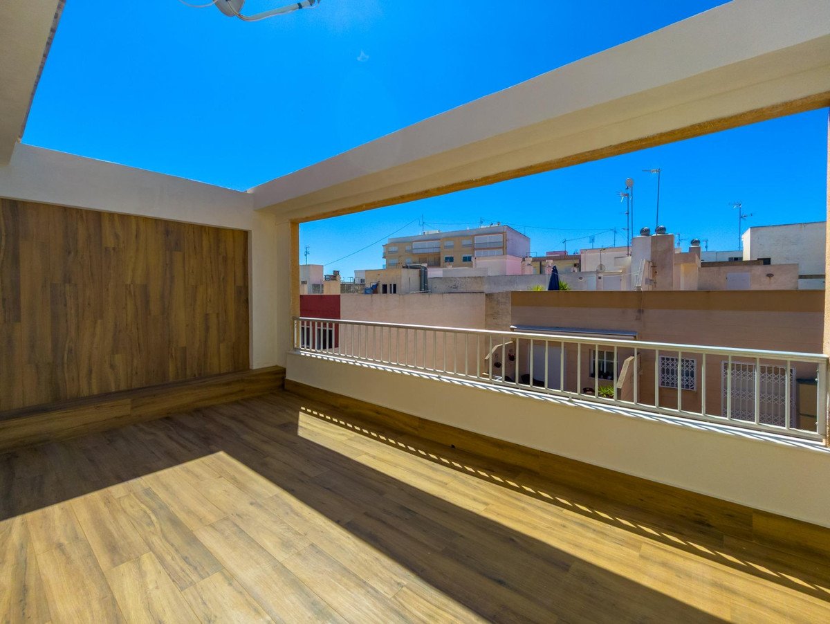 3 Bed Tussenverdieping Appartement in Playa Del Cura in Playa Del Cura, Appartement