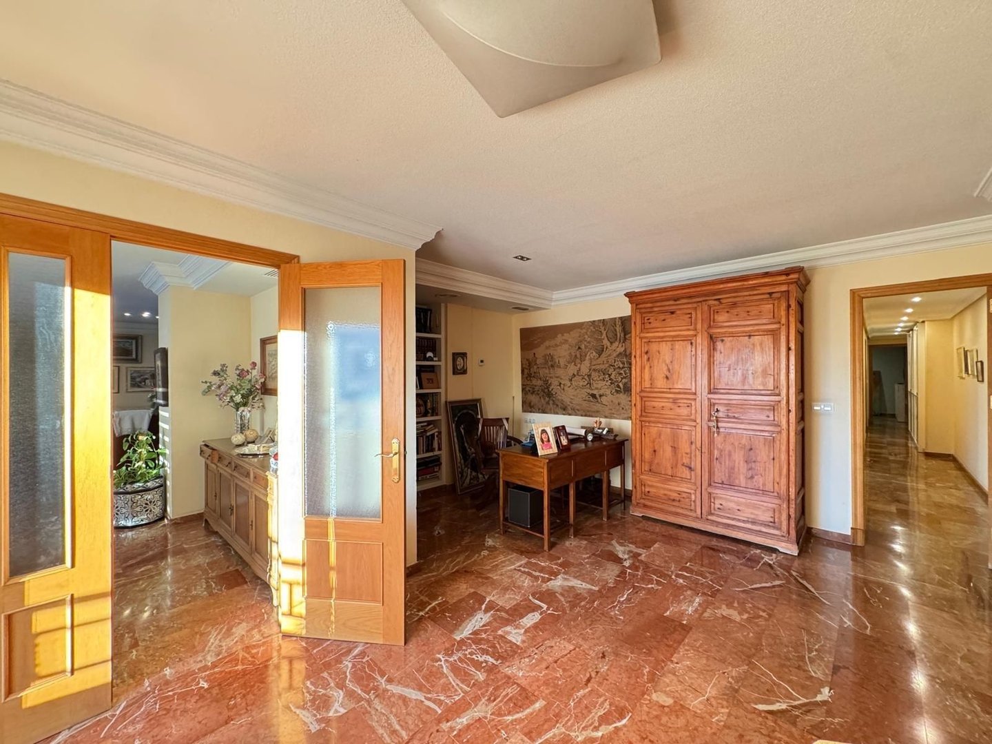 4 Bed شقة في الطابق الأوسط in Torrevieja في Torrevieja, شقة