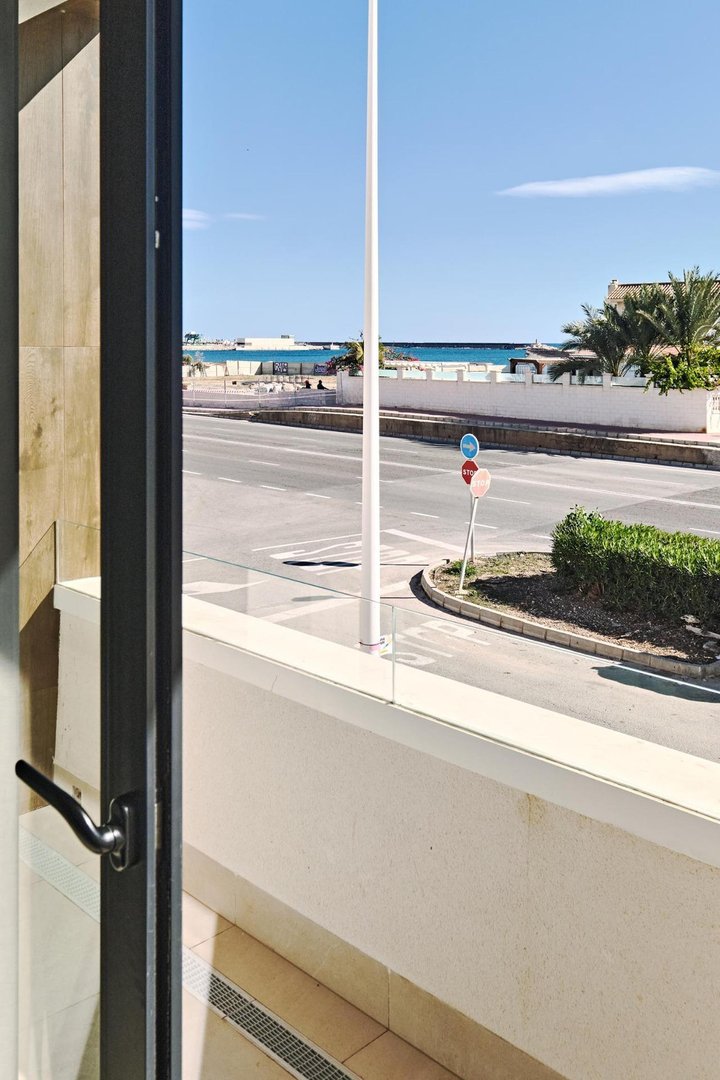 2 Bed Bungalow in Torrevieja in Torrevieja, Bungalow