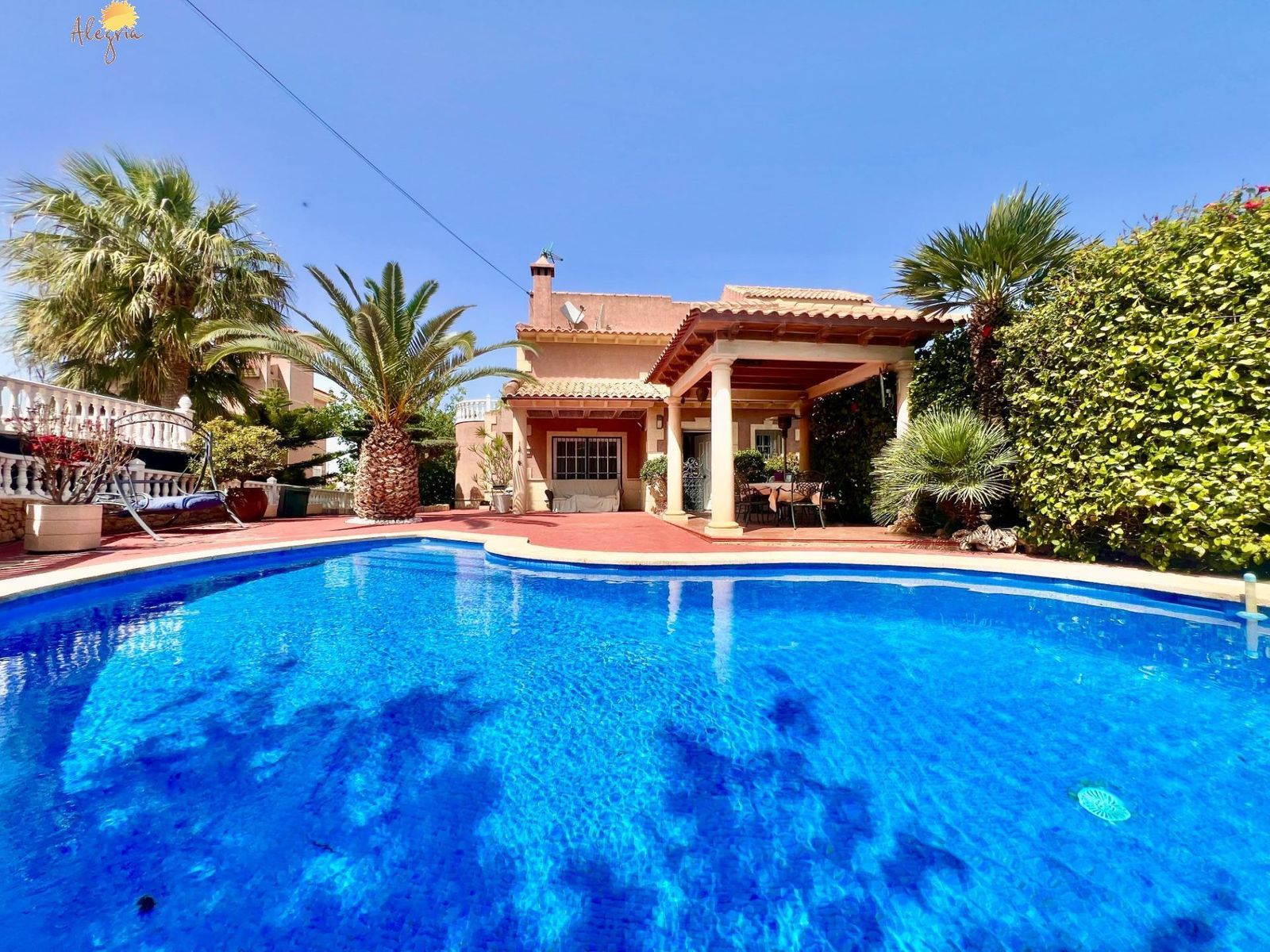  في Torrevieja, منزل مستقل