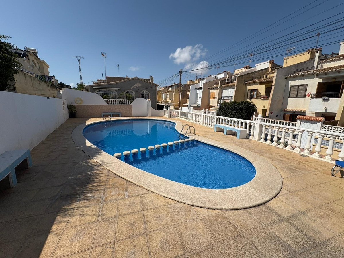3 Bed Bungalow in Torrevieja in Torrevieja, Bungalow