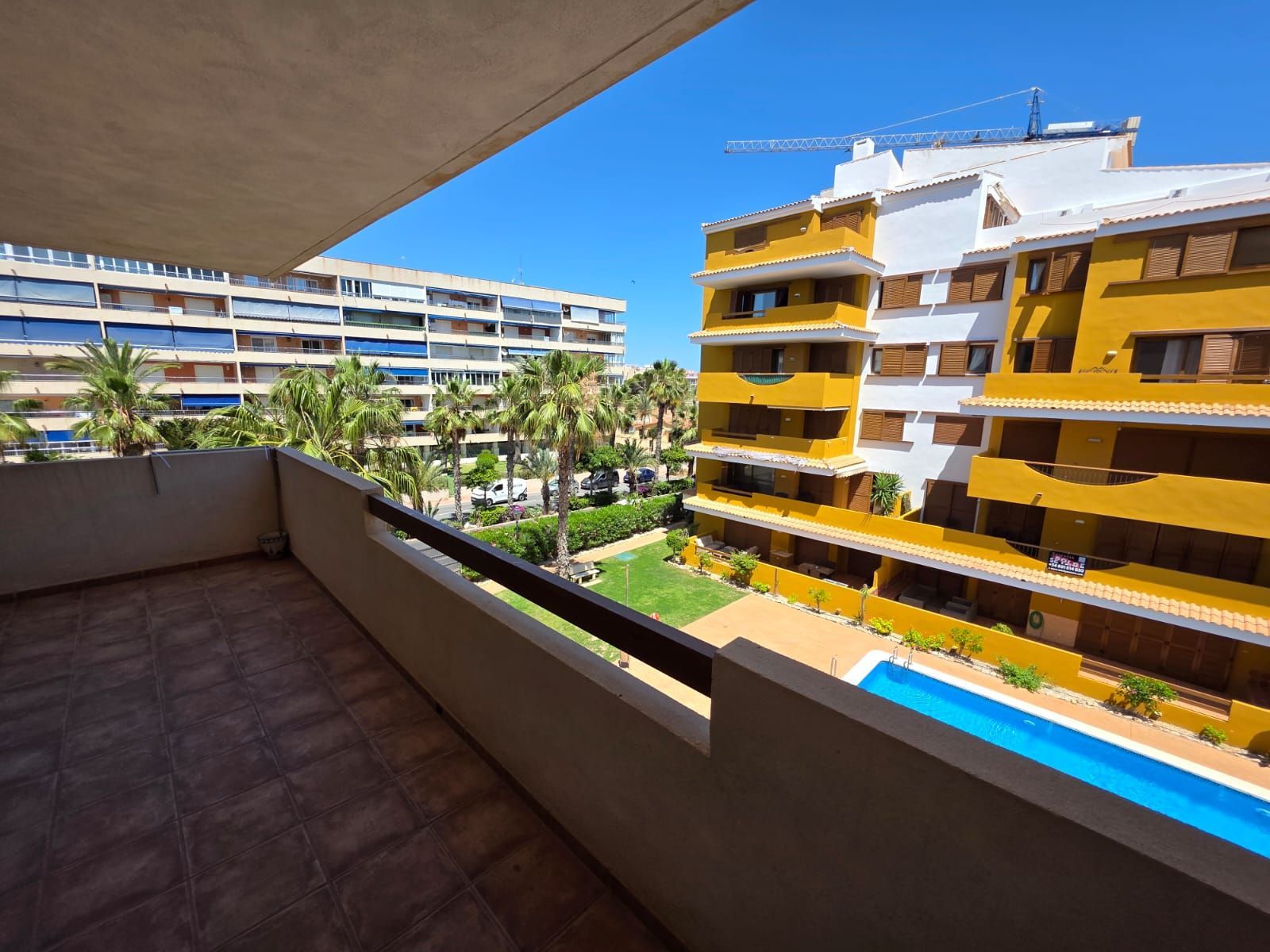 2 Bed شقة في الطابق الأوسط in Punta Prima في Punta Prima, شقة