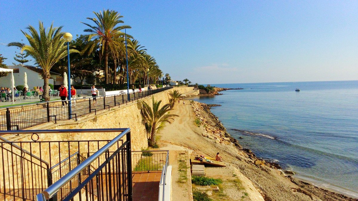 2 Bed Middle Floor Apartment in Punta Prima in Punta Prima, Apartment