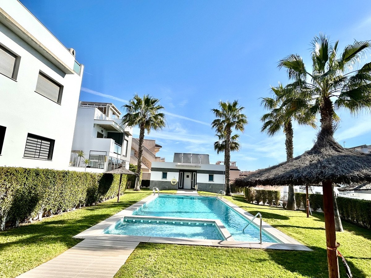 2 Bed Ground Floor Apartment in Punta Prima in Punta Prima, 