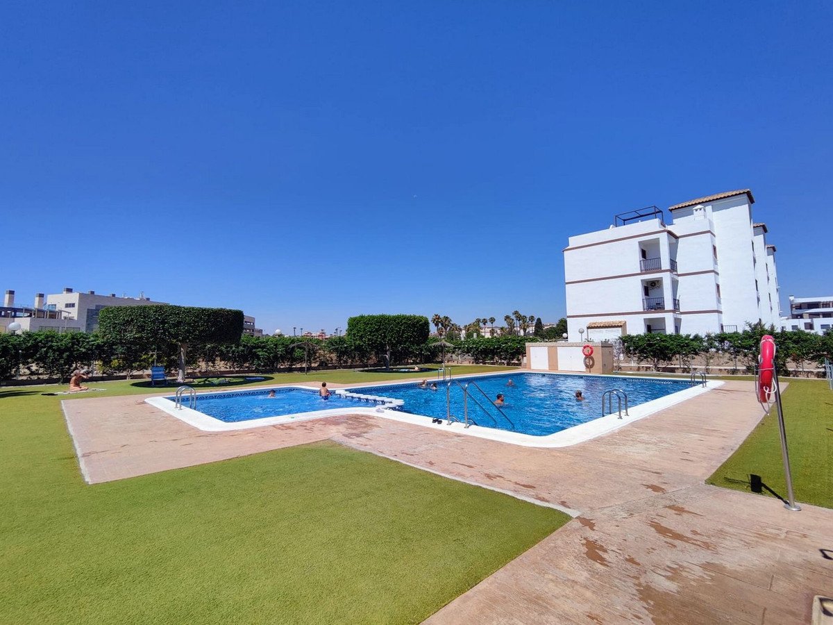 2 Bed Middle Floor Apartment in Punta Prima in Punta Prima, Apartment