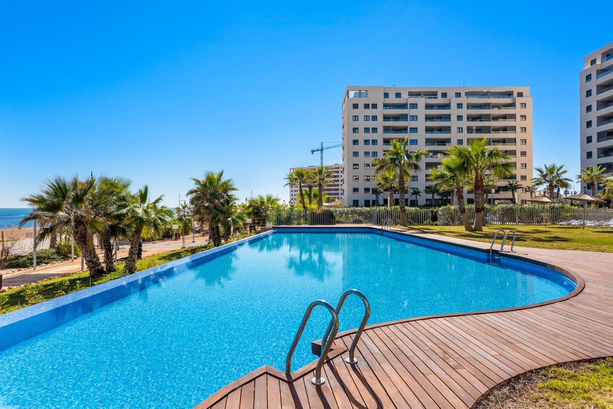 2 Bed Penthouse in Punta Prima i Punta Prima, Taglejlighed