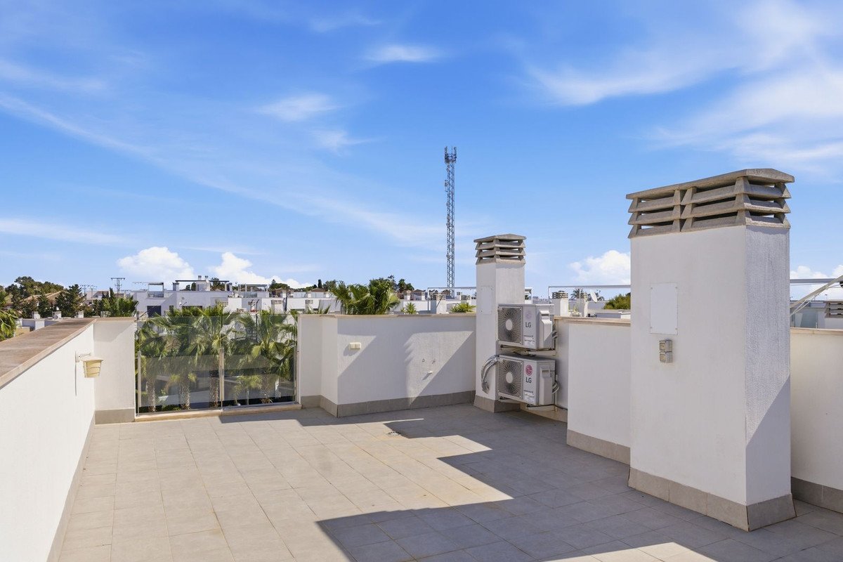 3 Bed Detached Villa in Punta Prima