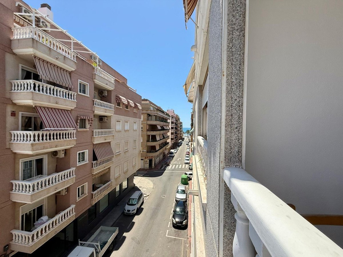 2 Bed Middle Floor Apartment in Torrevieja in Torrevieja, Apartment