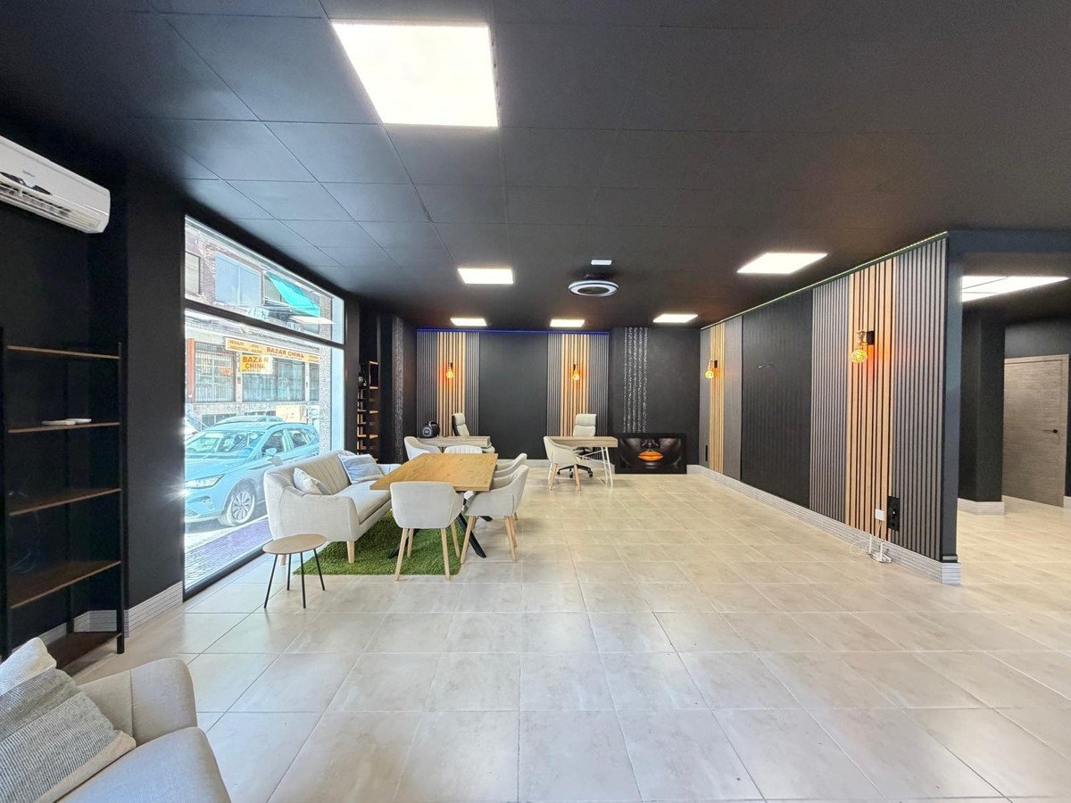 2 Bed Business in Torrevieja in Torrevieja, Commercial Property