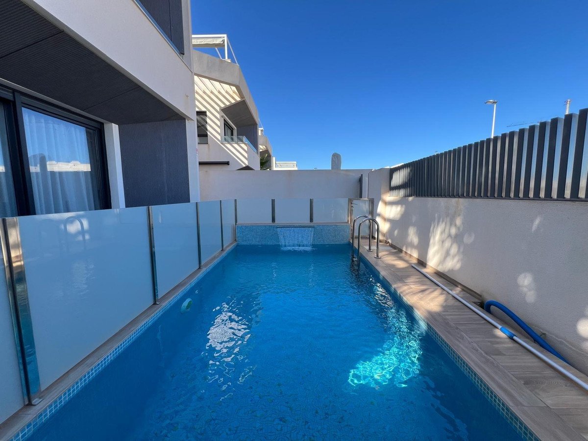 3 Bed Bungalow in Torrevieja in Torrevieja, Bungalow