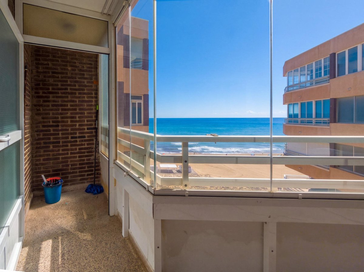 3 Bed Middle Floor Apartment in Torrevieja