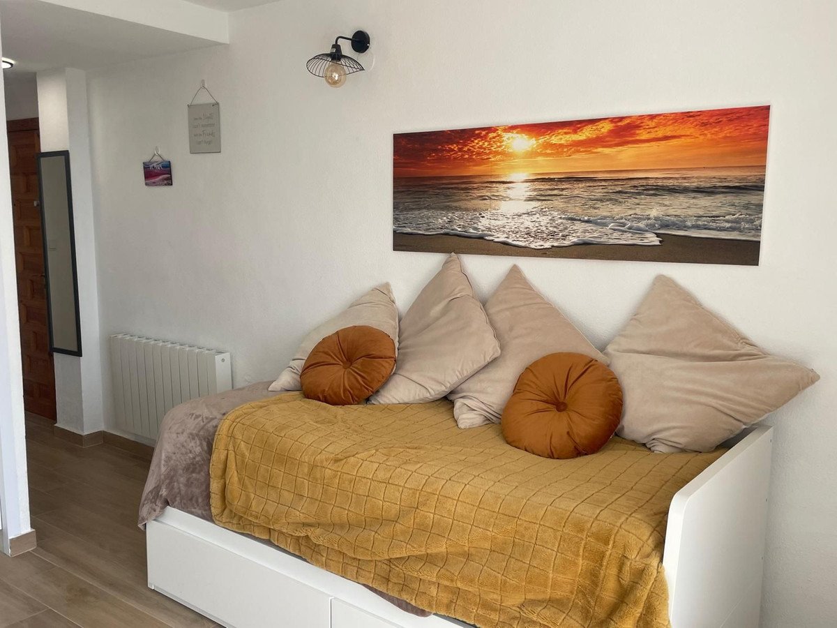 Middle Floor Studio in La Mata in La Mata, 