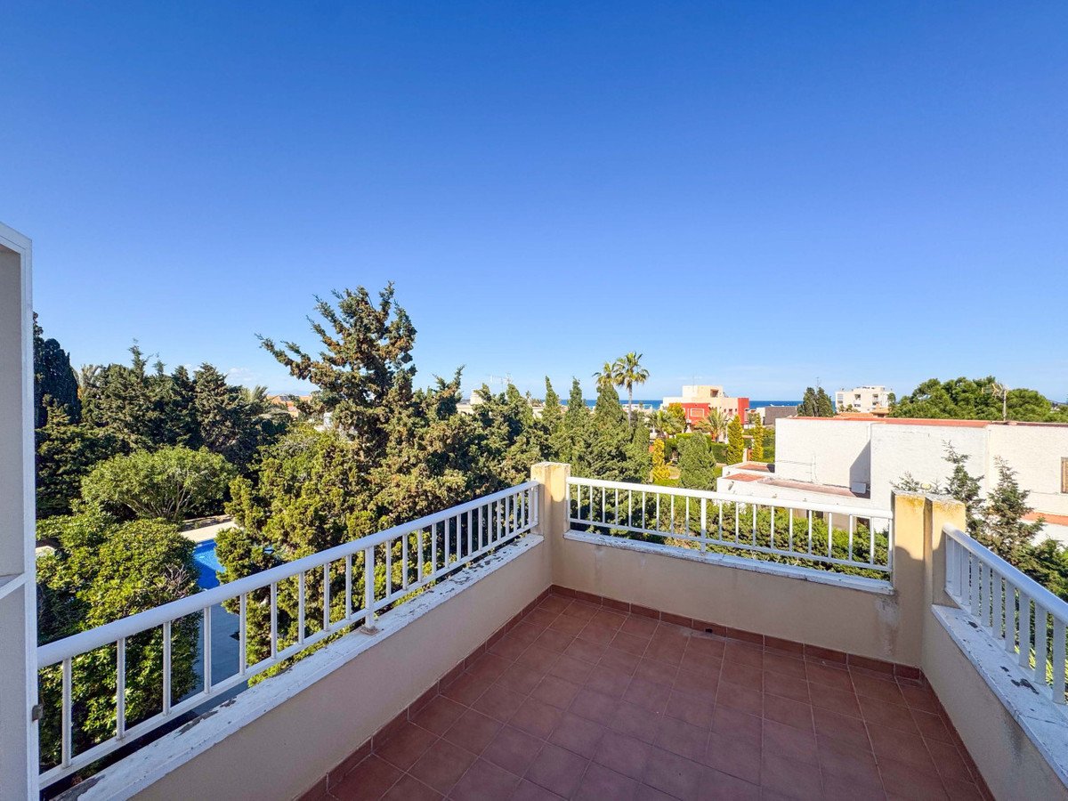 4 Bed Detached Villa in Torrelamata in Torrelamata, Detached Villa