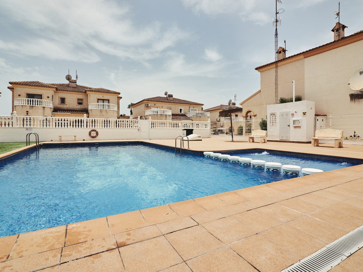 2 Bed Townhouse in Torrevieja in Torrevieja, Townhouse