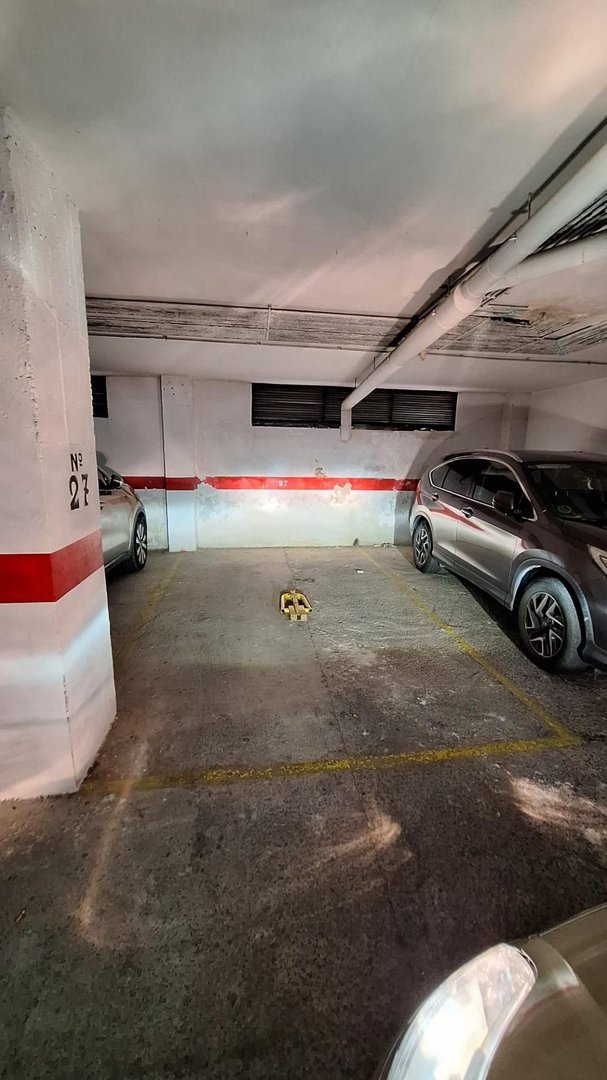 02 underground parking lot