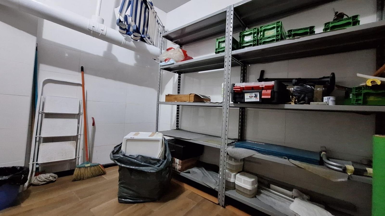 02 storage room shelves