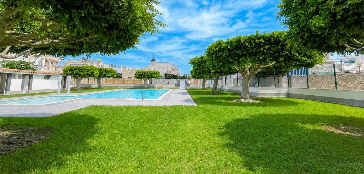 2 Bed Reihenhaus in Torrevieja