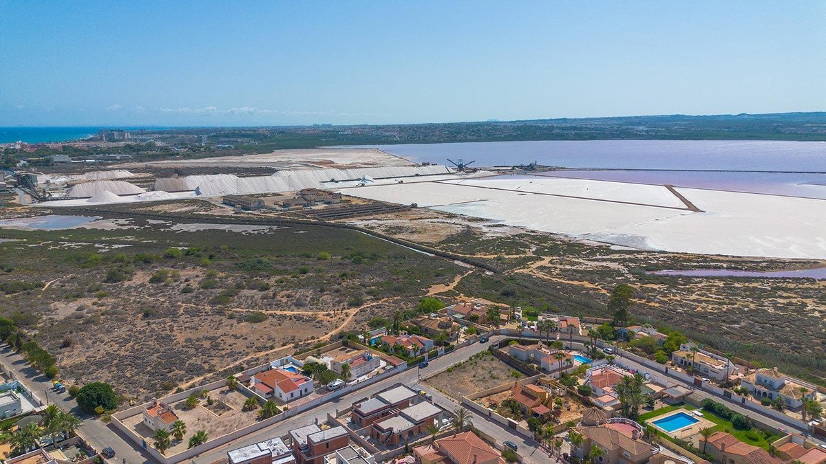  في Torrevieja, عقار