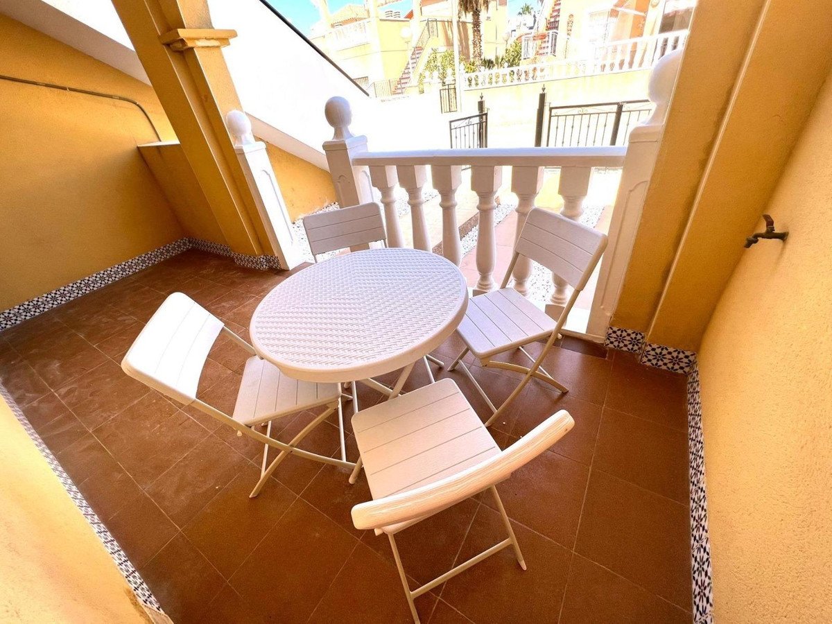 2 Bed Bungalow in Torrevieja in Torrevieja, Bungalow