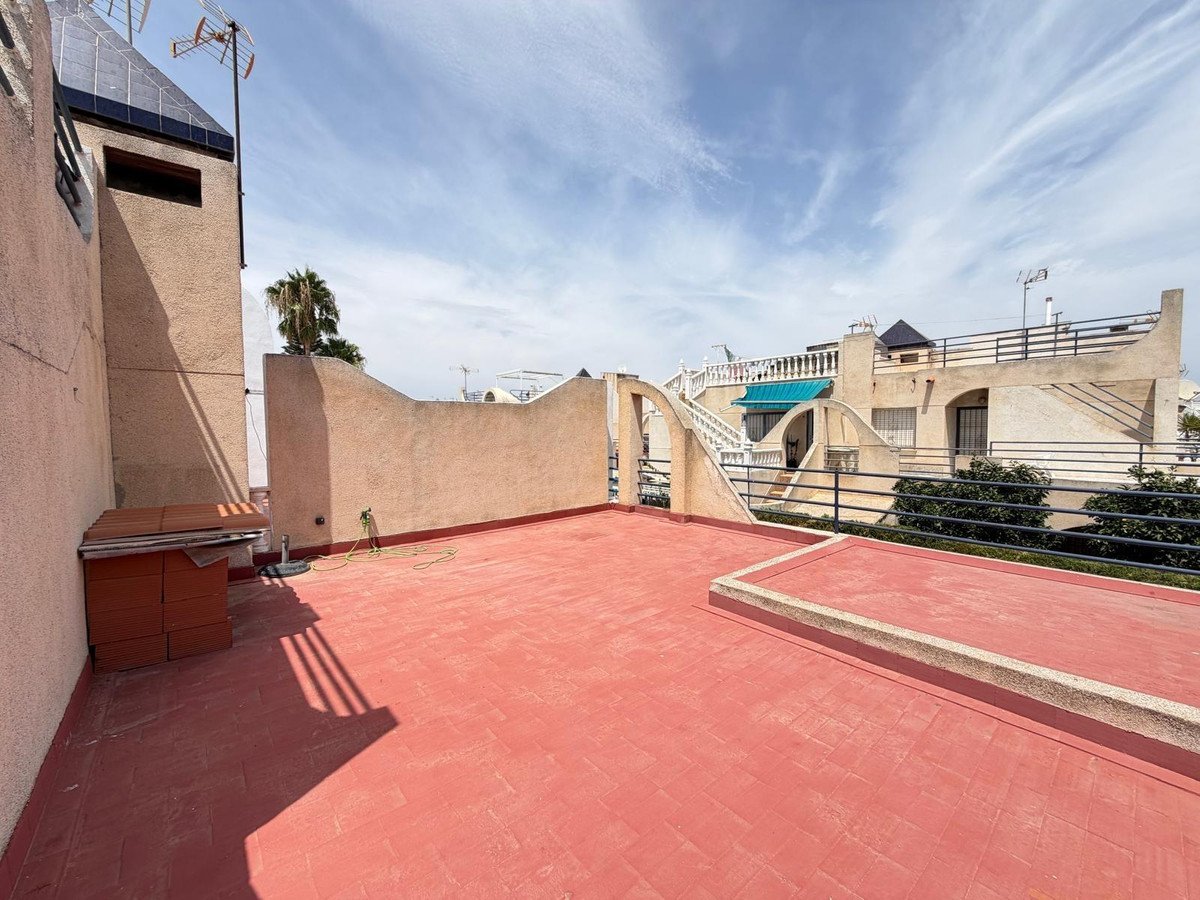 2 Bed Bungalow in Torrevieja in Torrevieja, Bungalow