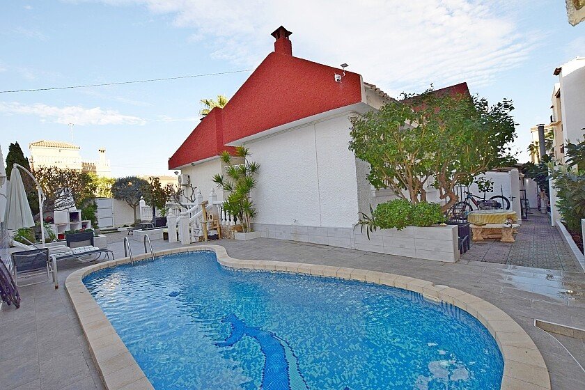 3 Bed Detached Villa in Torrevieja in Torrevieja, Detached Villa